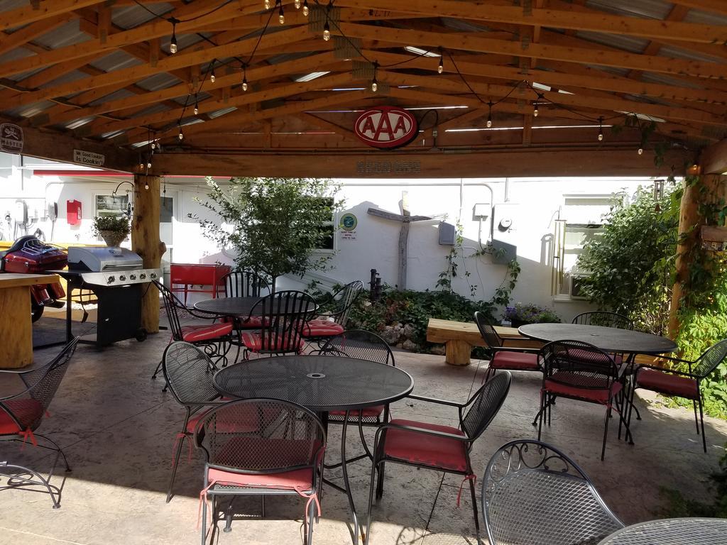 Rocket Motel Custer Exterior foto